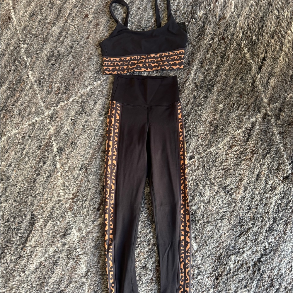 Two piece Beach Riot workout set XS